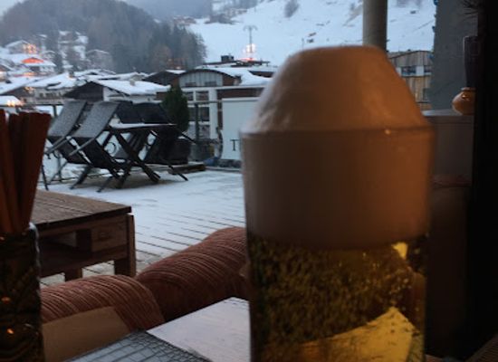 austria/arlberg/restaurant/skiing-buddha