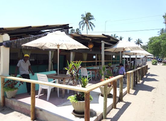 mozambique/inhaca-island/restaurant/erca-bar-restaurant-pub-and-everything