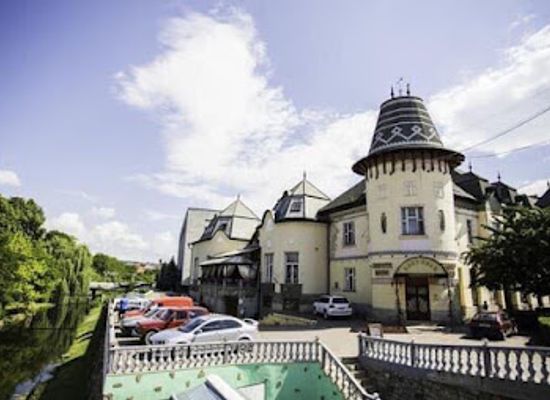 ukraine/transcarpathia/restaurant/zolota-pava