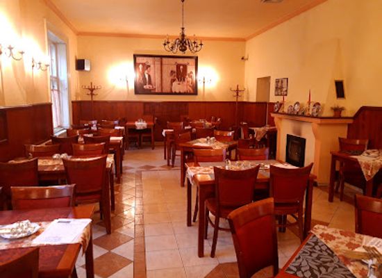 slovakia/novohrad/restaurant/restauracia-monikin-dvor