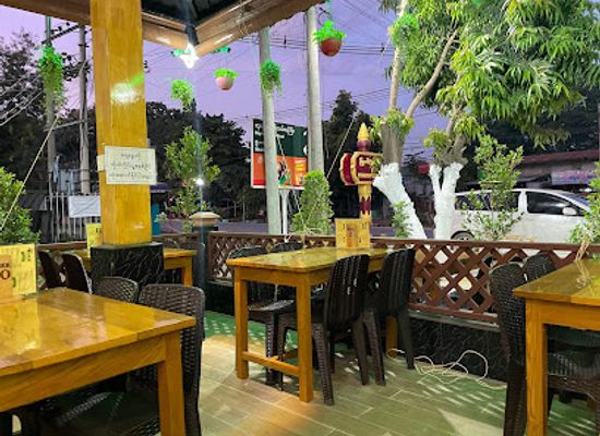 myanmar-burma/pyay/restaurant/ywekkaoca