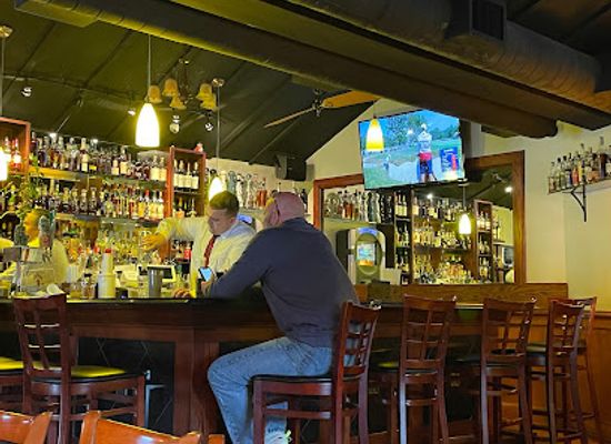 new-york/white-plains/restaurant/alex-s-bar-and-grille