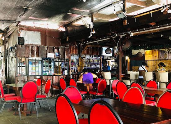 suriname/moengo/restaurant/hook-catch