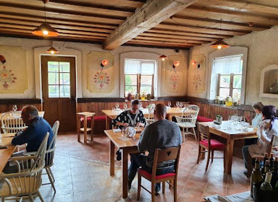 slovenia/coastal-karst/restaurant/gric