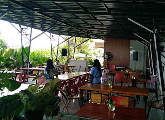 indonesia/southeast-sulawesi/restaurant/satu-frekuensi-x-stroberi