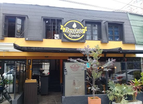 colombia/manizales/restaurant/buffalo-republic
