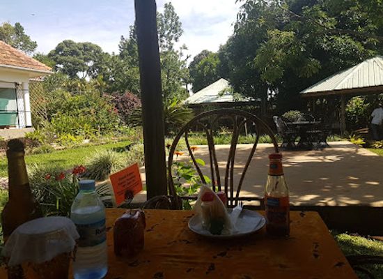 uganda/entebbe/restaurant/anna-s-corner