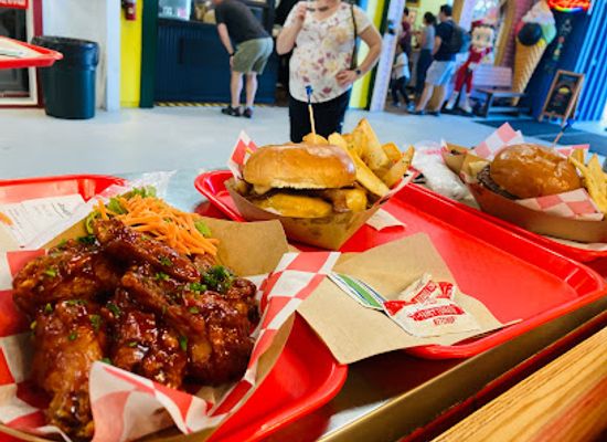massachusetts/provincetown/restaurant/mean-ptown-burgers