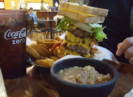 oklahoma/choctaw-country/restaurant/charlies-sports-grill