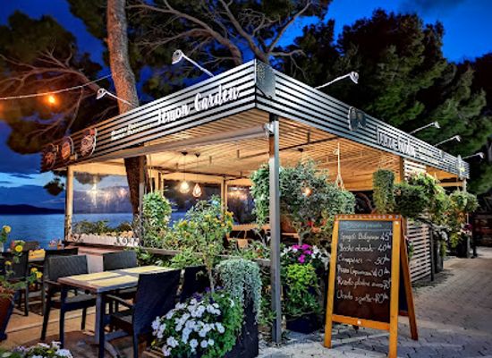 croatia/makarska/restaurant/lemon-garden