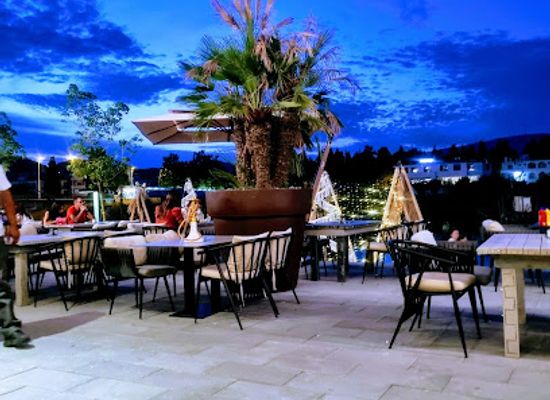 montenegro/ada-bojana/restaurant/restaurant-pub-bottega