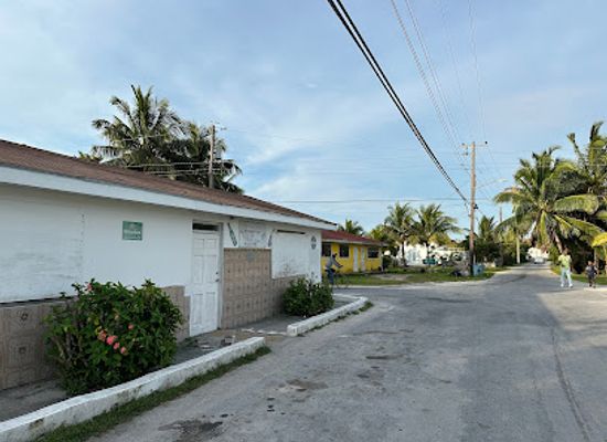 the-bahamas/andros-town/restaurant/square-deal