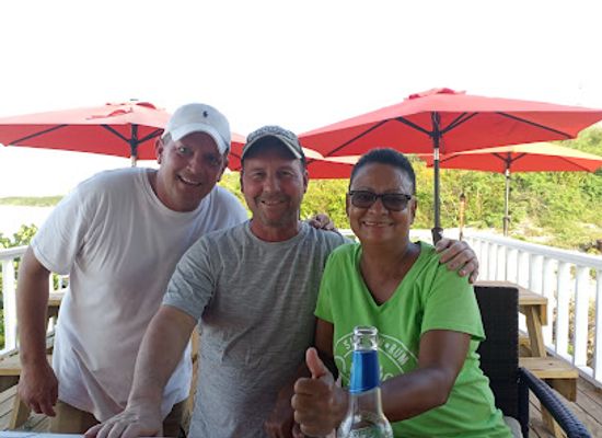 the-bahamas/exuma/restaurant/peninsula-bar-and-seafood-grill