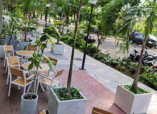 maldives/male/hulhule/restaurant/patio