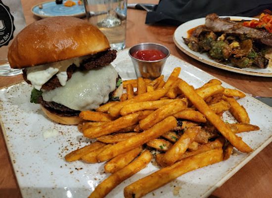 indiana/southern-indiana/restaurant/board-and-you-bistro-wine-bar