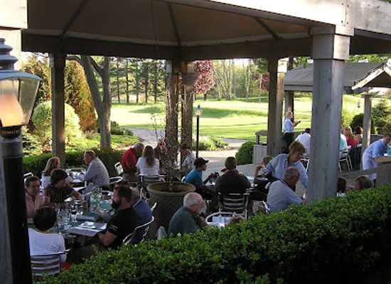 michigan/southwest-michigan/restaurant/clearbrook-golf-club-public-member-play