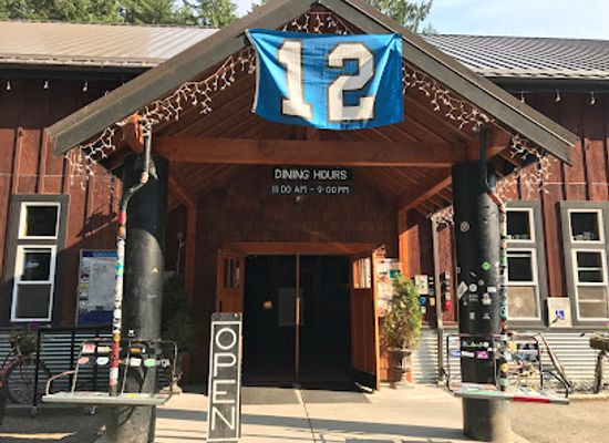 washington/mount-baker-snoqualmie-national-forest/restaurant/chair-9-woodstone-pizza-sports-bar