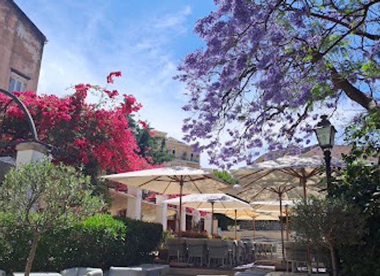 greece/corfu/restaurant/bougainvillea