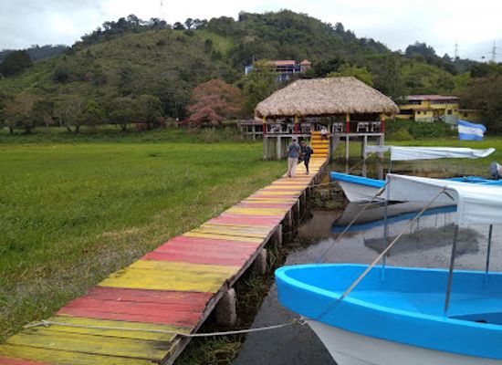 honduras/lago-de-yojoa/restaurant/fish-restaurant