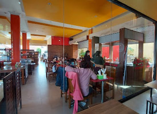 indonesia/central-kalimantan/restaurant/trubus-resto-cake