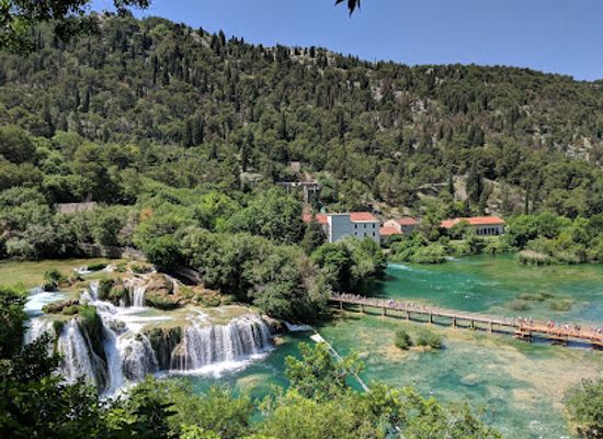 croatia/plitvice-lakes-national-park/restaurant/restoran-plitvicki-dvori