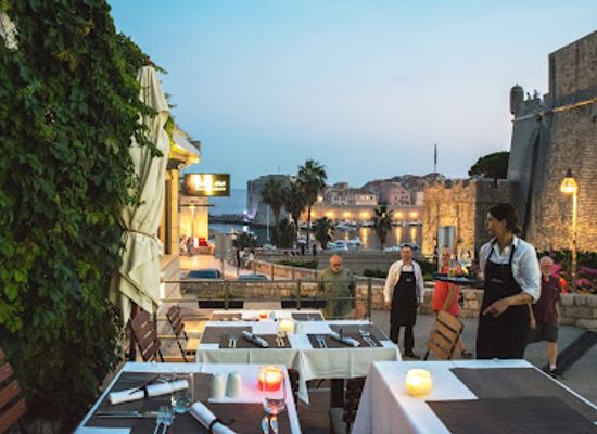 croatia/dubrovnik/ploce/restaurant/gusta-me-food-wine-restaurant