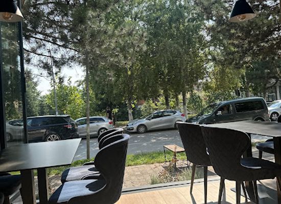 albania/bajram-curri/restaurant/eat-well-restaurant-grill