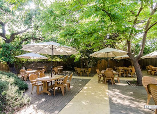 israel/galilee-region/restaurant/fondak-hghnvn-mvl-hy'r