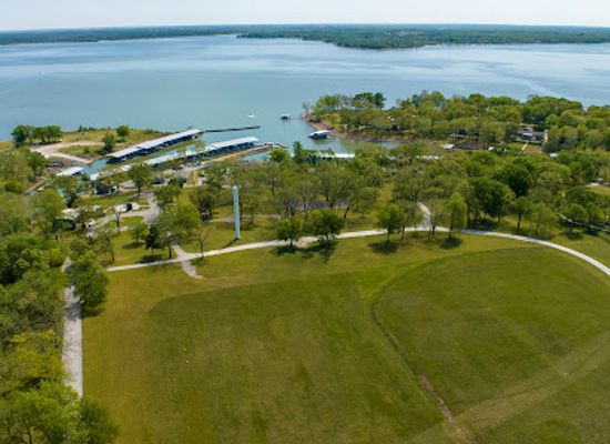oklahoma/lake-and-trail-country/restaurant/the-quarterdeck-waterfront-cafe