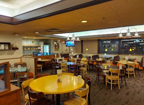 iowa/council-bluffs/restaurant/village-inn