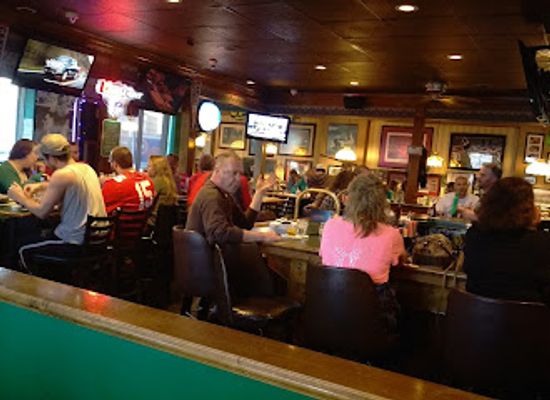 ohio/canton/restaurant/harmon-s-pub