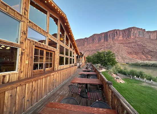 utah/canyonlands/restaurant/the-cowboy-grill