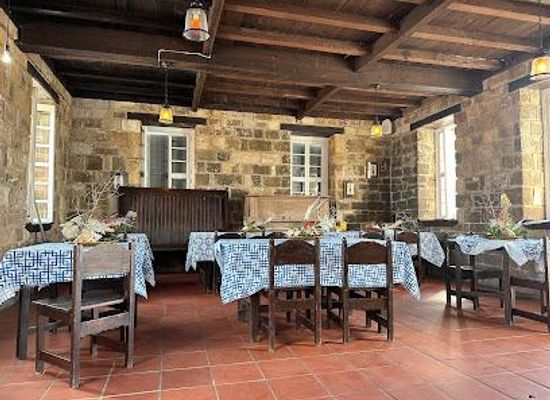antigua-and-barbuda/falmouth/restaurant/shirley-heights-lookout
