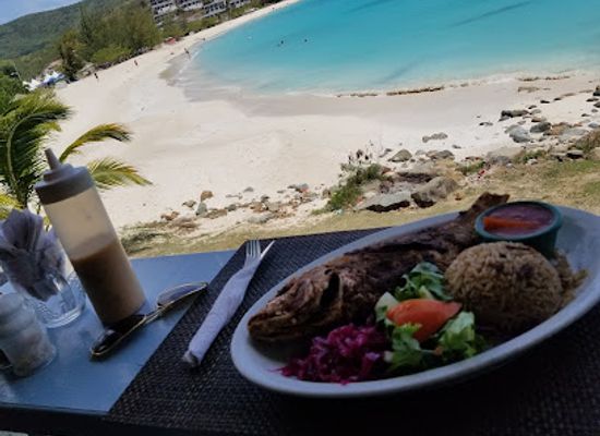 antigua-and-barbuda/half-moon-bay/restaurant/ffryes-beach-bar-dennis-restaurant