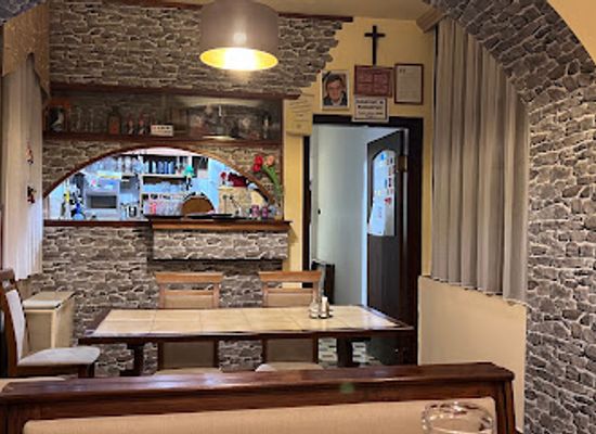 hungary/szigetkoz/restaurant/aranyhordo-kisvendeglo