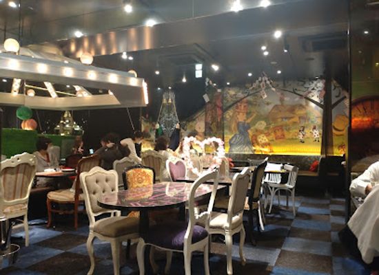 japan/suo/restaurant/alice-in-fantasy-book