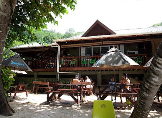 seychelles/ile-farquhar/restaurant/surfers-beach-restaurant