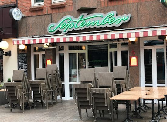 germany/bremen/altstadt/restaurant/september