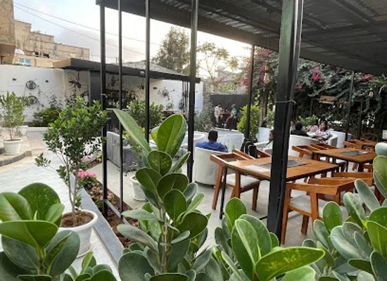 ethiopia/mekele/restaurant/crescent-lounge-beverage