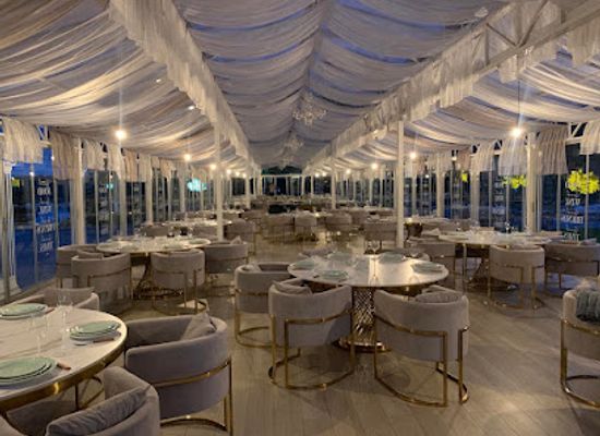 ukraine/kyiv-reservoir/restaurant/yakhta