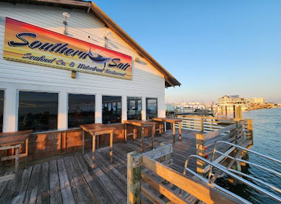 north-carolina/crystal-coast/restaurant/southern-salt-seafood-company-and-waterfront-restaurant
