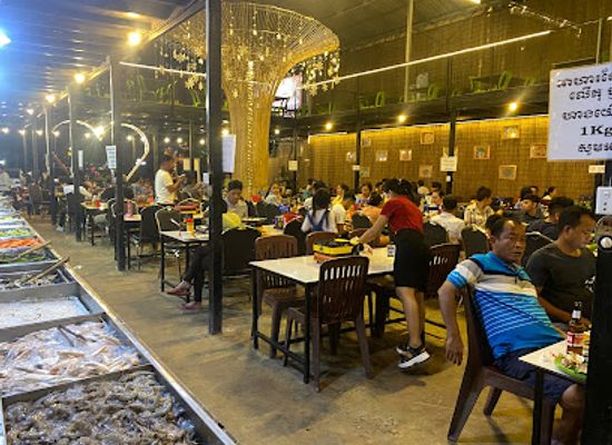 cambodia/siem-reap/charles-de-gaulle-boulevard/restaurant/buffet-phum-yerng