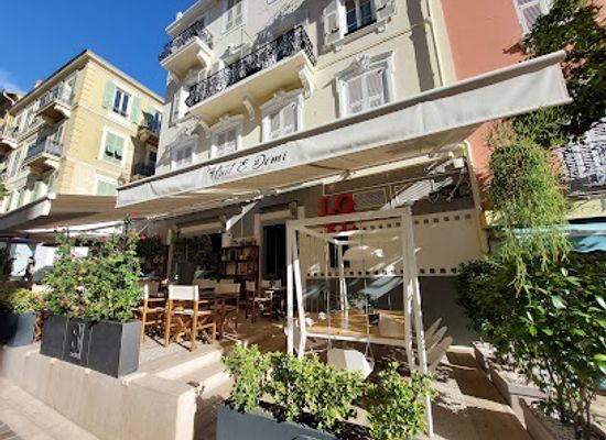 monaco/la-condamine/restaurant/huit-demi