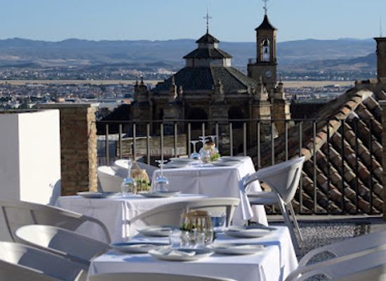 spain/granada/sacromonte/restaurant/el-mirador-de-tato