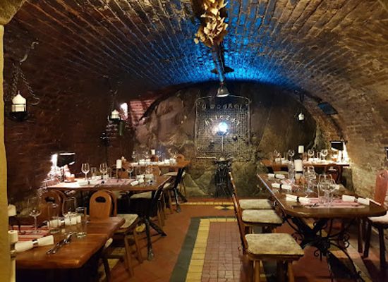 slovakia/bratislava/bratislava-castle-hrad/restaurant/modra-hviezda-blue-star