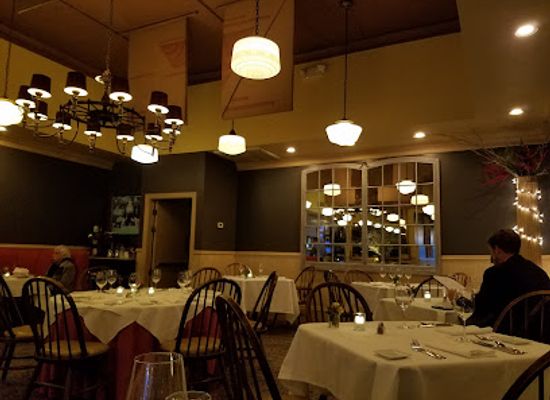 virginia/roanoke/downtown-roanoke/restaurant/alexander-s