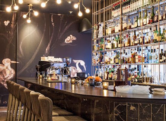 canada/central-canada/restaurant/alo