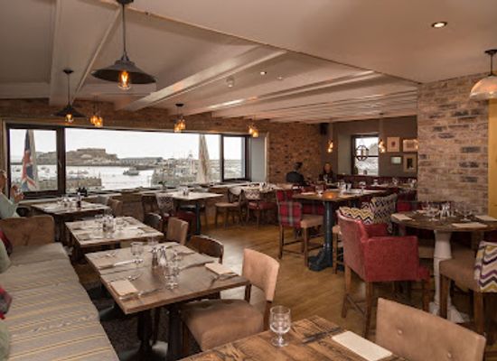 guernsey/lihou/restaurant/ship-crown