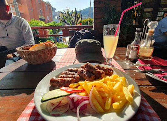 montenegro/budva/restaurant/kuzina