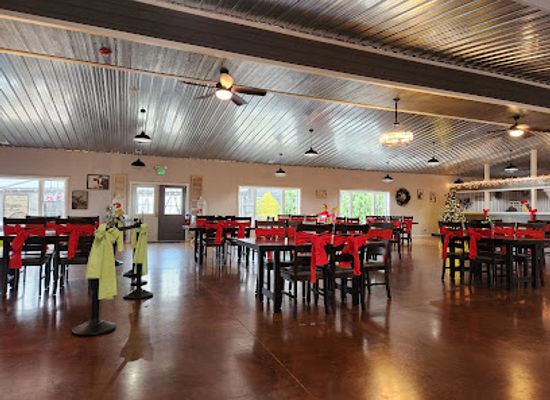 indiana/patoka-lake/restaurant/burton-s-farmhouse